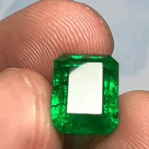 Green Emerald from Zambia10,000 per Carat