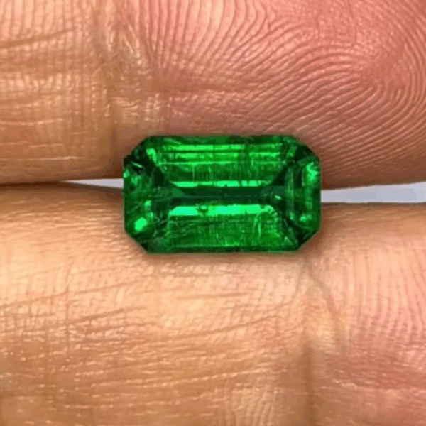 Green Emerald from Zambia10,000 per Carat - Image 2