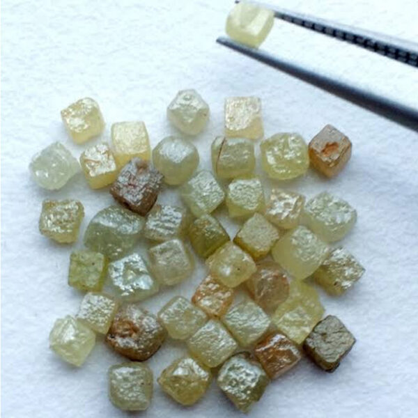 Yellow Rough Diamond 10,000 USD per Carat - Image 3